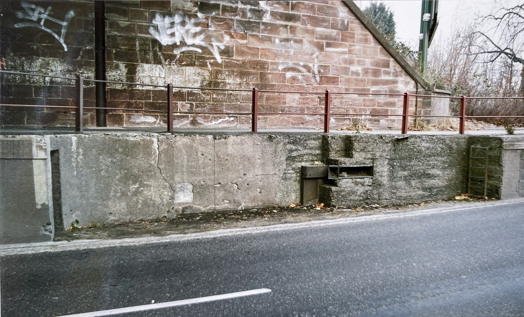 Ligne Maginot - ROUTE DU RHIN - (Barrage de Route) - Détail des ancrages coté nord