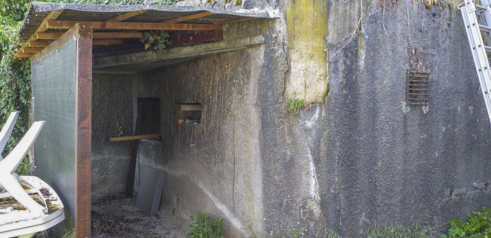 Ligne Maginot - 476 - BASSIN LOUIS ARMAND 1 - (Blockhaus pour canon) - Créneaux pour mitrailleuse et AC