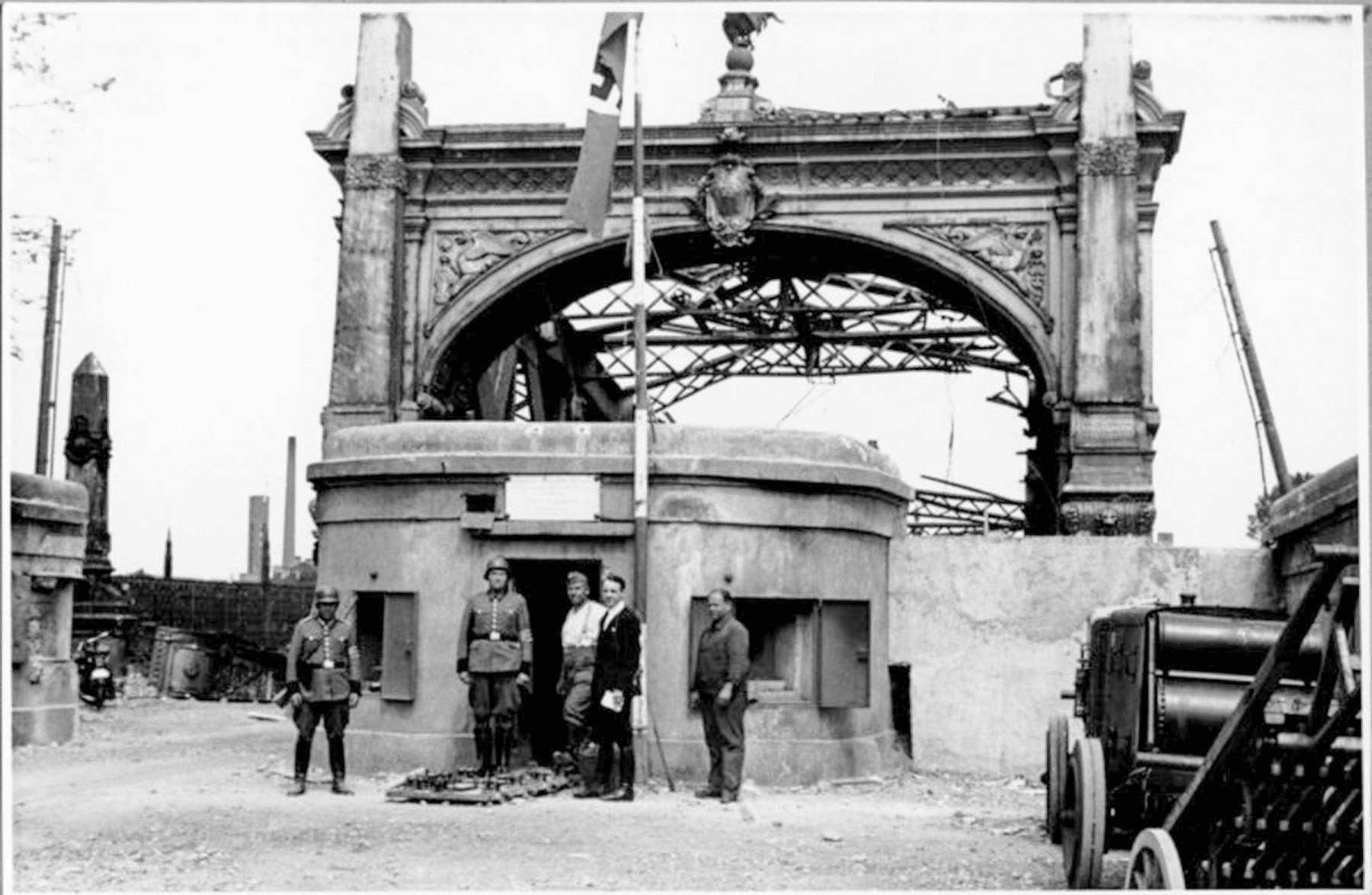 Ligne Maginot - PONT DU RHIN CENTRE - (Blockhaus pour canon) - Vue coté français