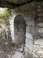 Ligne Maginot - CASTES RUINES 10 - (Cuve pour arme d'infanterie) - Face à Castes Ruines 10 l'entrée sud de la galerie traversante de l'observatoire