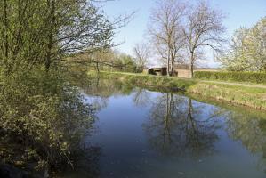 Ligne Maginot - ECLUSE 67 - 1 - (Blockhaus pour canon) - Vue depuis le pont sur le canal