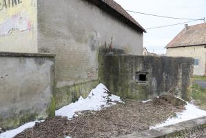 Ligne Maginot - WOLFGANTZEN VILLAGE 1 - (Blockhaus pour arme infanterie) - Défense de la route venant de Neuf-Brisach. 