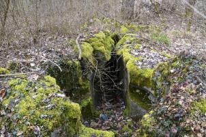 Ligne Maginot - RADBRUNNEN 4 - (Blockhaus pour arme infanterie) - Chambre de tir détruite, ainsi qu'une partie du plafond du couloir d'accès.