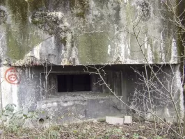 Ligne Maginot - 83 - SIERENTZ VOIE FERREE OUEST - (Casemate d'infanterie - Simple) - L'embrasure pour le canon anti-char.