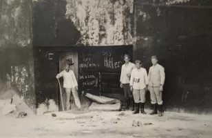 Ligne Maginot - 86 - ASCHENBACH - (Casemate d'infanterie - Double) - Entrée avec allemands 1940