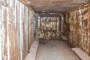 Ligne Maginot - EICHWALD (BATTERIE DE L') - (Position d'artillerie préparée) - PC batterie 1 et 2
Au fond à gauche le créneau de tir