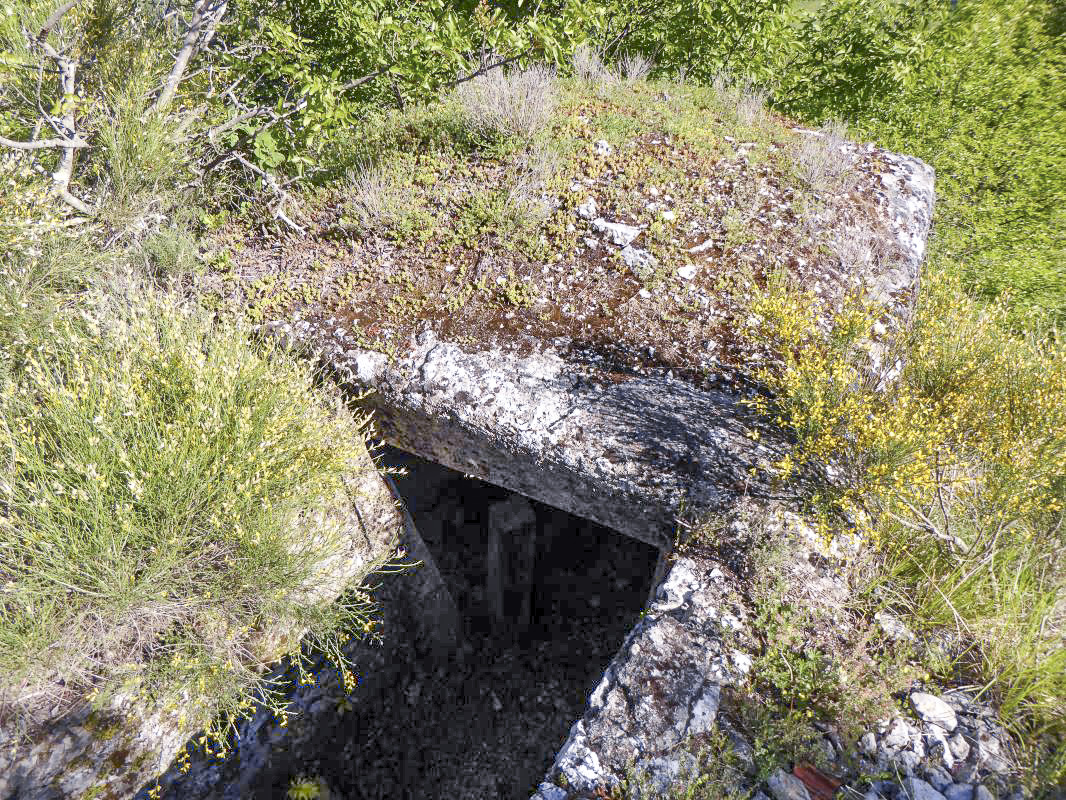 Ligne Maginot - CASTES RUINES 7 - (Blockhaus pour arme infanterie) - 