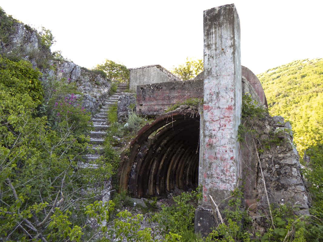 Ligne Maginot - CASTES RUINES - (Casernement) - 