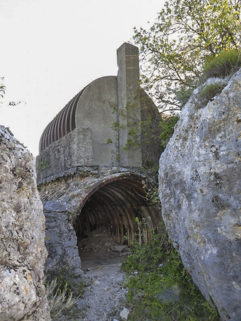 Ligne Maginot - CASTES RUINES - (Casernement) - 