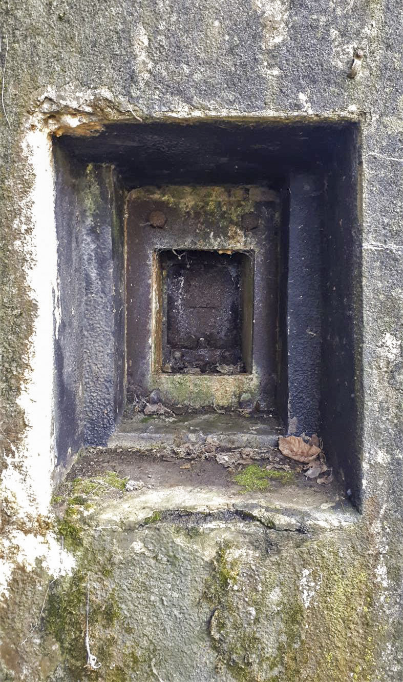 Ligne Maginot - 46A/1 - LIMBOURG PONT - (Abri) - Créneau de défense de l'entrée