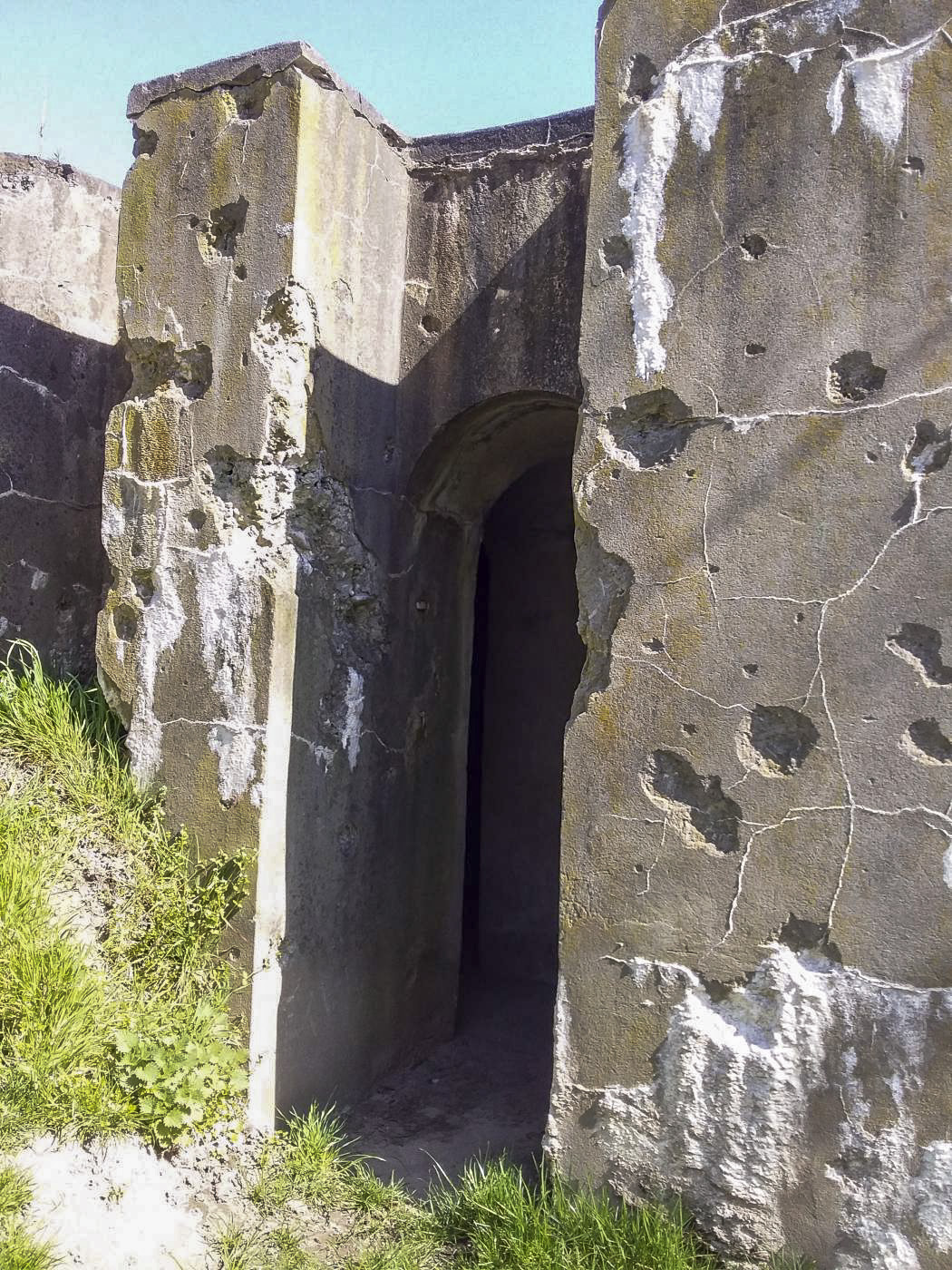 Ligne Maginot - ILLHAEUSERN 2 - (Blockhaus pour arme infanterie) - Entrée sud