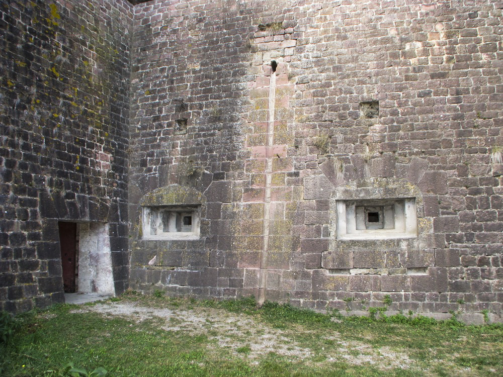 Ligne Maginot - Tour bastionnée 6 - Vue générale extèrieure