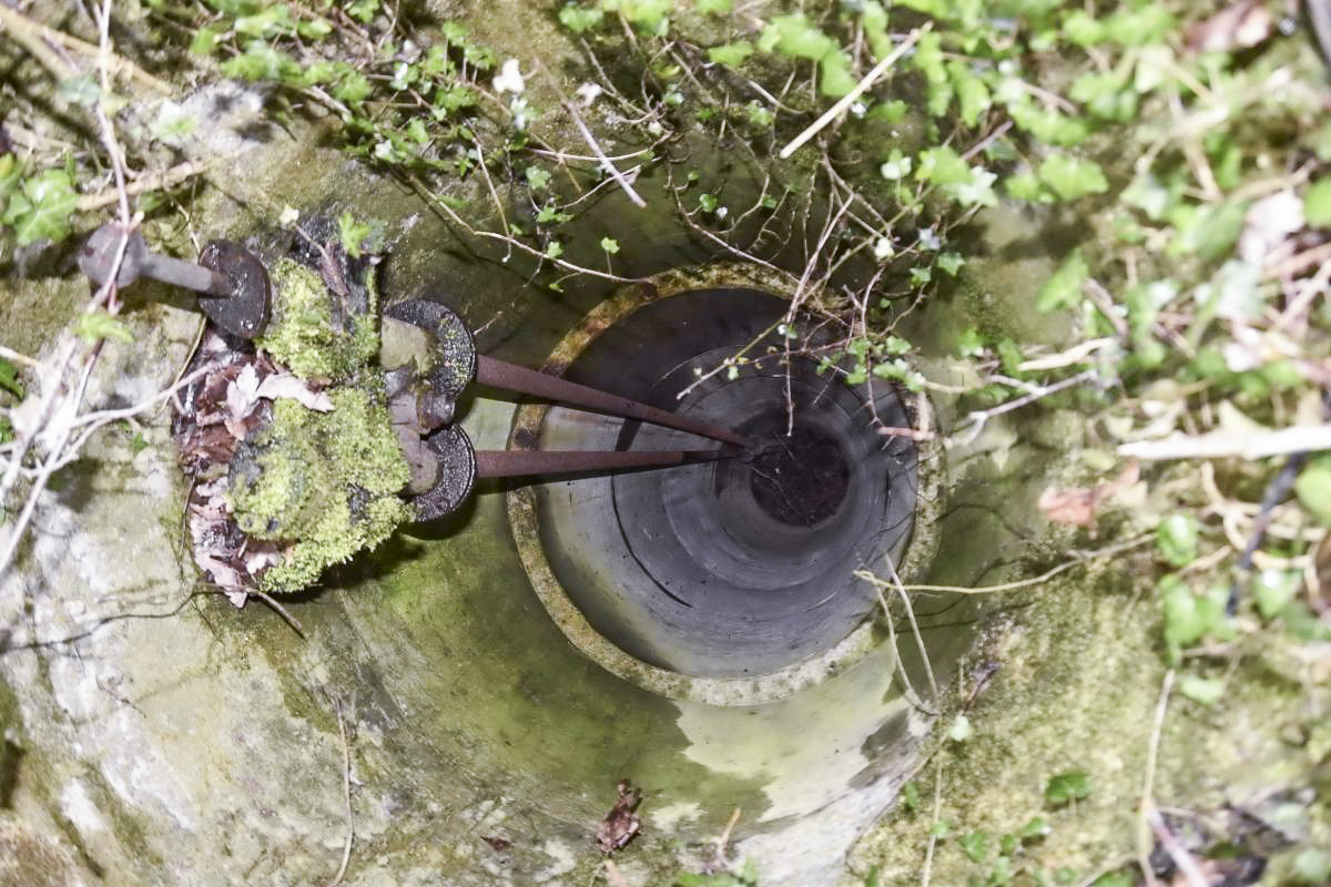 Ligne Maginot - CANAL DE HUNINGUE EST - (Casernement) - Lavoir 8
Puits