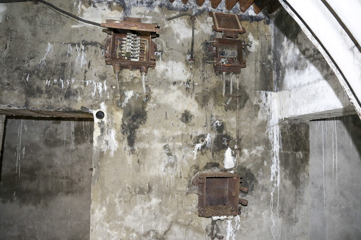 Ligne Maginot - OBERKOEPFLEIN 2 - (Abri) - Les restes d'installation téléphonique française, à rapprocher de l’observatoire à proximité