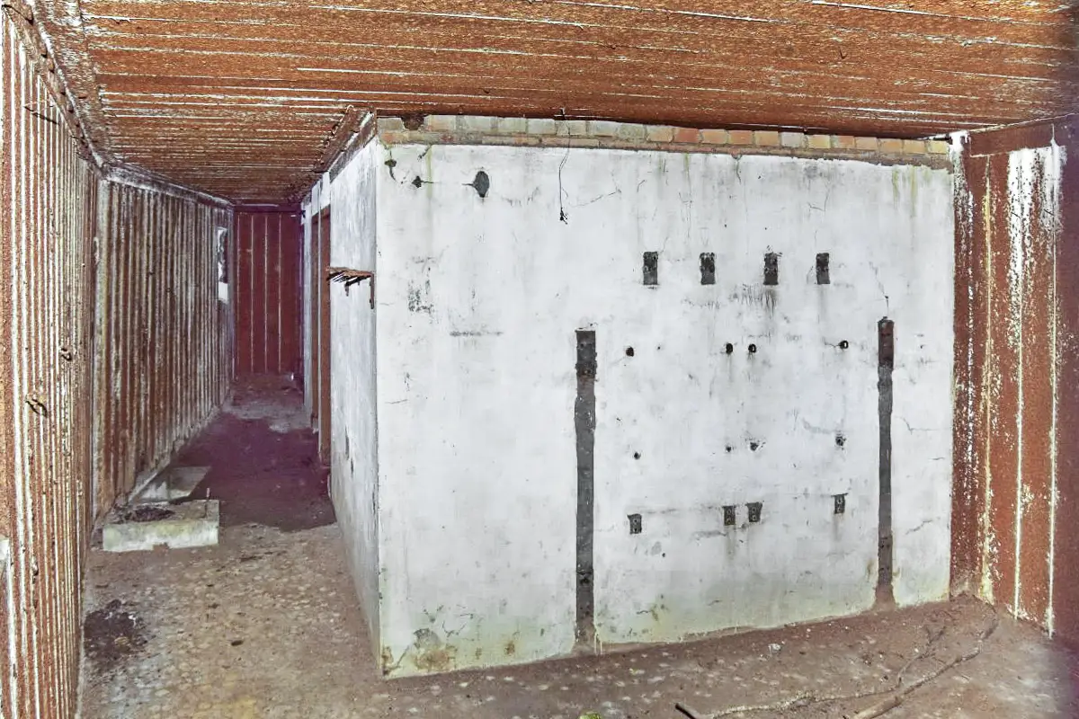 Ligne Maginot - SCHLIERBACH (10° RIF - PC DE GUERRE) - (PC de Sous-Secteur) - PC
Emplacement des lits
À l'angle haut à gauche une sonnerie.