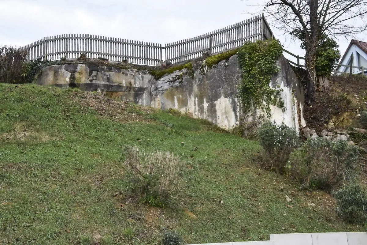 Ligne Maginot - 80 - UFFHEIM NORD OUEST - (Casemate d'artillerie) - Vue de la partie émergente du sol.