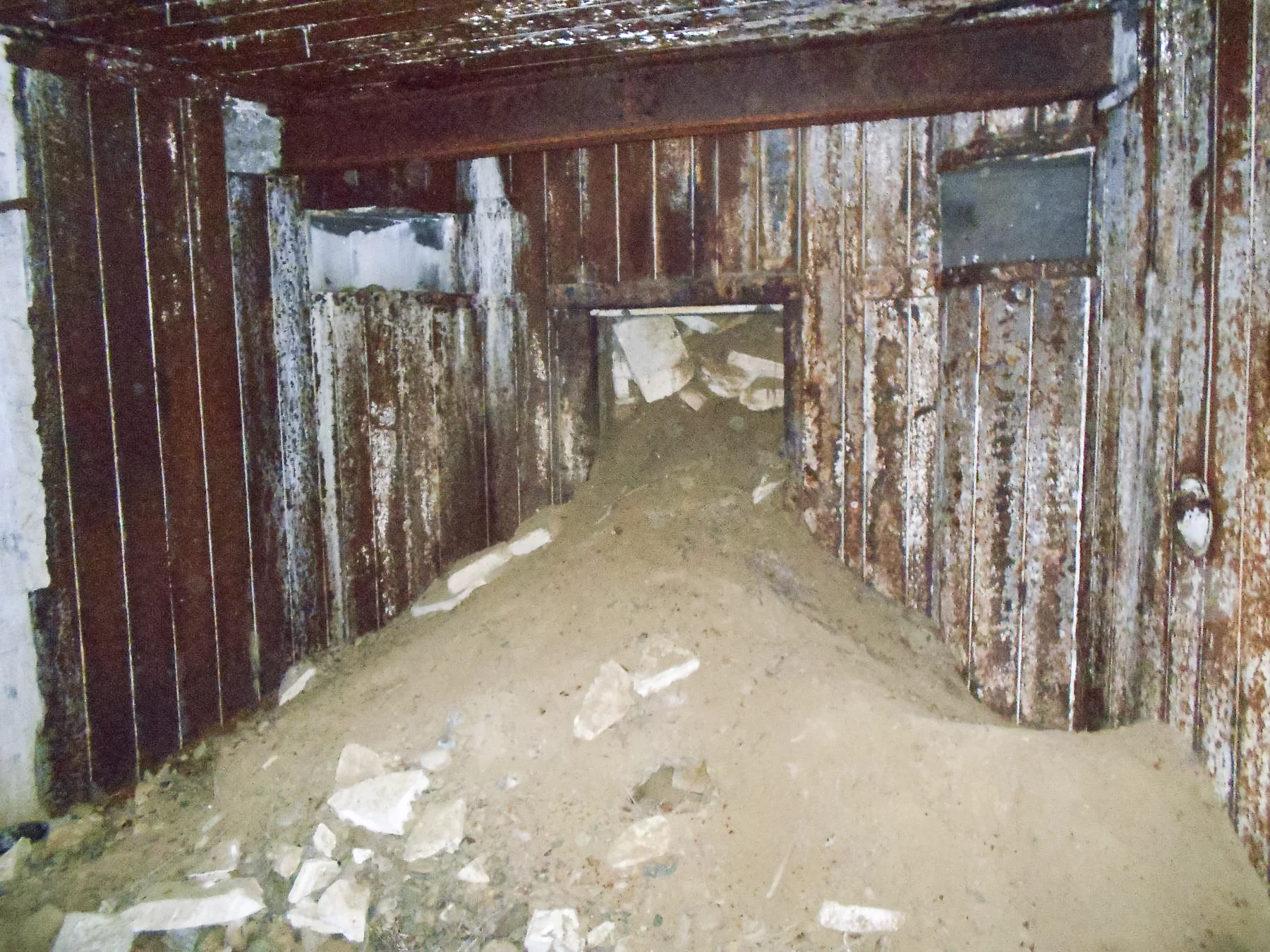 Ligne Maginot - 80 - UFFHEIM NORD OUEST - (Casemate d'artillerie) - Créneau pour canon de 75