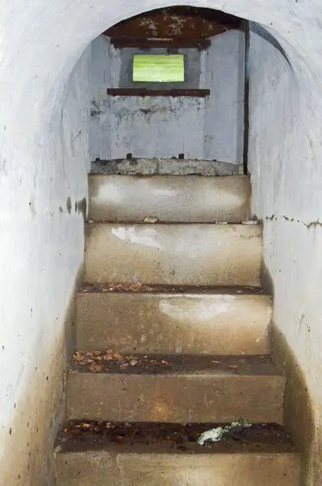 Ligne Maginot - CESARHOF 2 - (Blockhaus pour canon) - Chambre de tir
Escalier menant à la chambre de tir