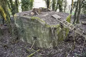 Ligne Maginot - ESCHENBACHGRABEN SUD - (Blockhaus pour arme infanterie) - Façade coté nord-ouest, avec son issue de secours.