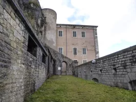 Ligne Maginot - FORT DE L'ECLUSE INFERIEUR - (Casernement) - La Porte de Genève