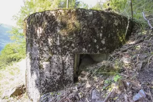 Ligne Maginot - SA-20 - LES FRASSES OUEST - (Blockhaus pour arme infanterie) - Créneau secondaire, vers le nord