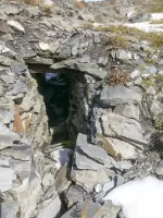 Ligne Maginot - COL DES EMBRASURES - (Blockhaus pour arme infanterie) - Entrée de la tranchée couverte, aujourd'hui effondrée.