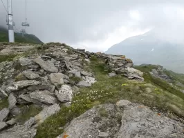 Ligne Maginot - LES ARCELLINS A2 - (Blockhaus pour canon) - Cuve à proximité 