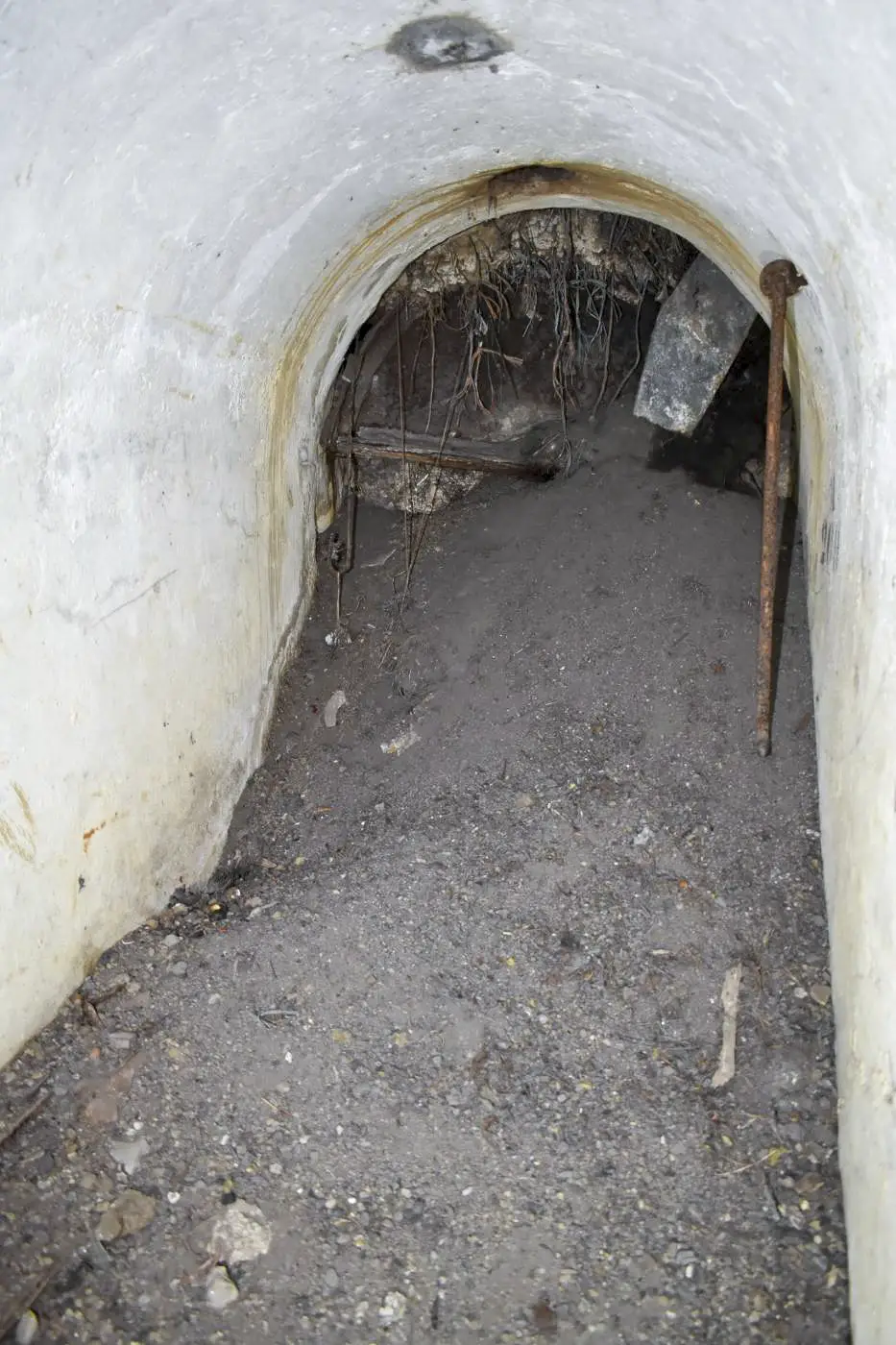 Ligne Maginot - TROIS-MAISONS CENTRE 1 - (Blockhaus pour canon) - L'entrée du blockhaus comblée