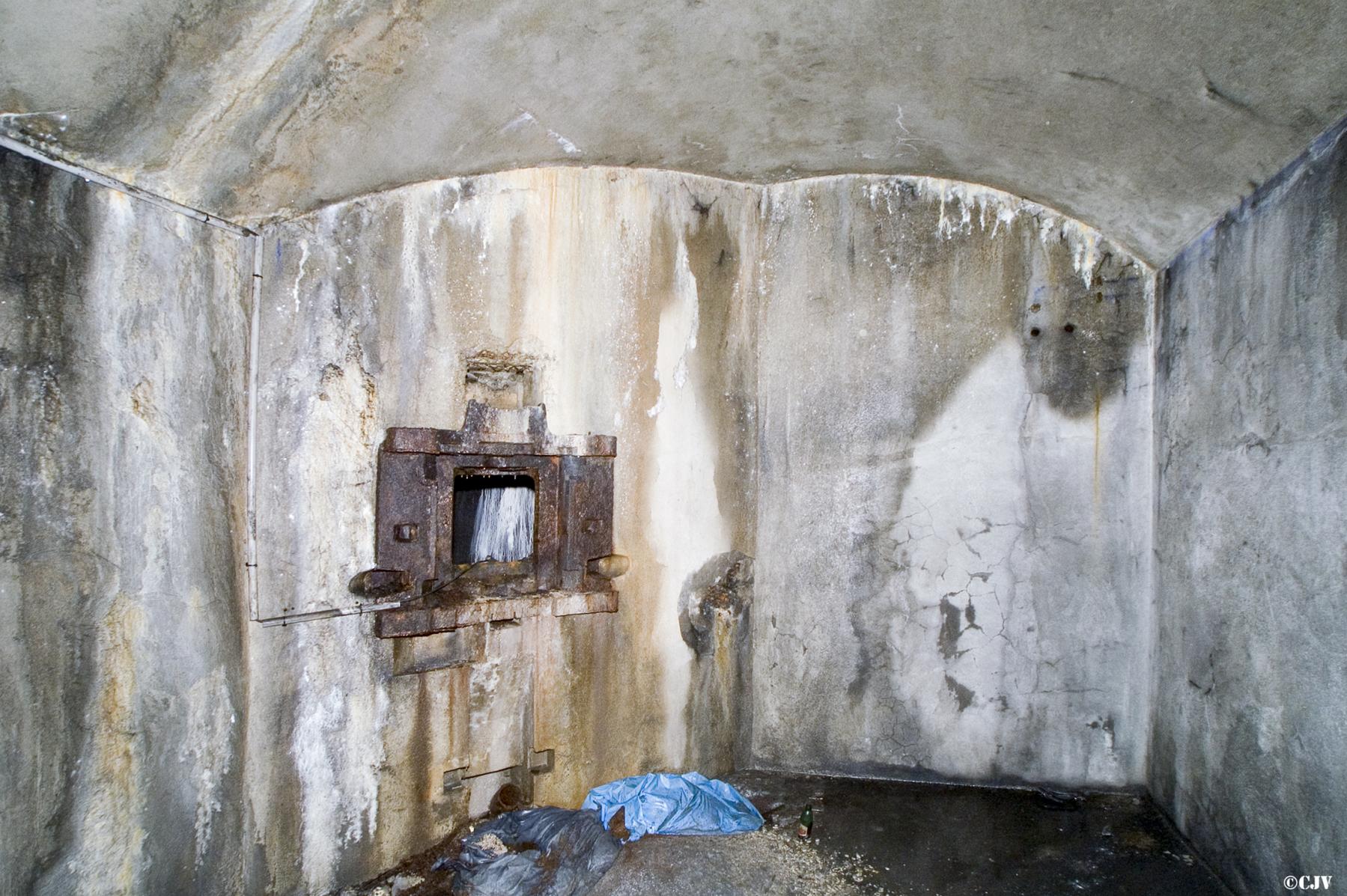 Ligne Maginot - TUNNEL DE L'ECLUSE - (Blockhaus pour canon) - La chambre de tir