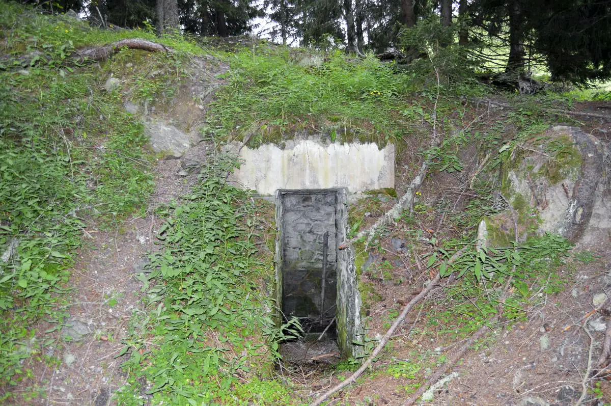 Ligne Maginot - COURBATON - Batterie N° 3 - Latrines vers la pièce n°1