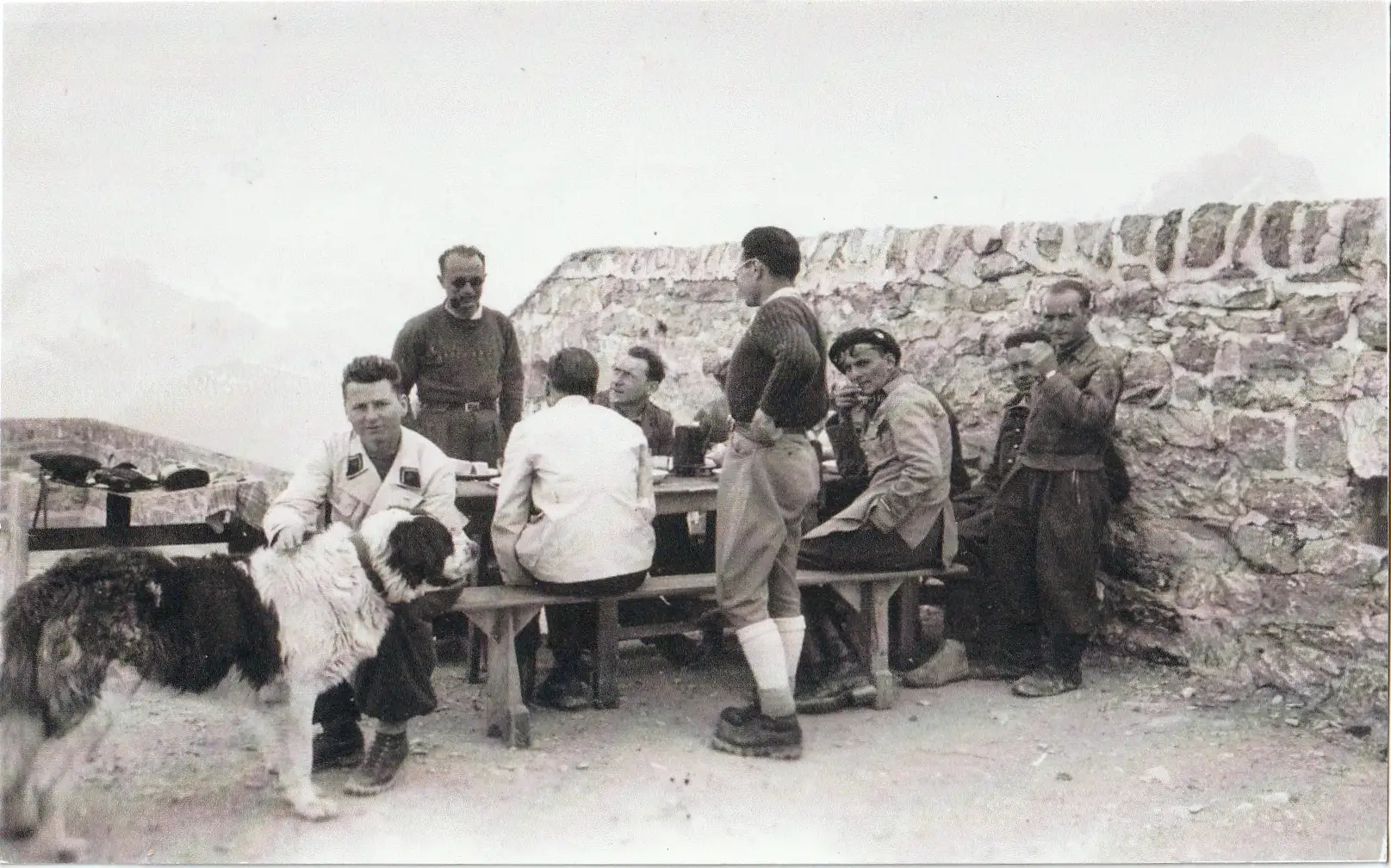 Ligne Maginot - BATTERIE DE VIRAYSSE - (Observatoire d'artillerie) - Alpins de la SES 73 ou 83bis à Viraysse en 1940 un peu avant l'attaque italienne.