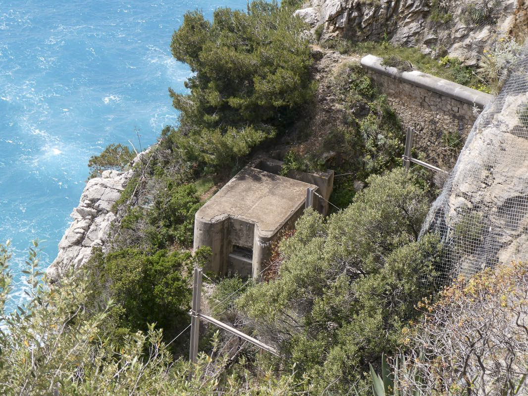 Ligne Maginot - E2 - EZE VOIE FERREE - (Blockhaus pour arme infanterie) - 