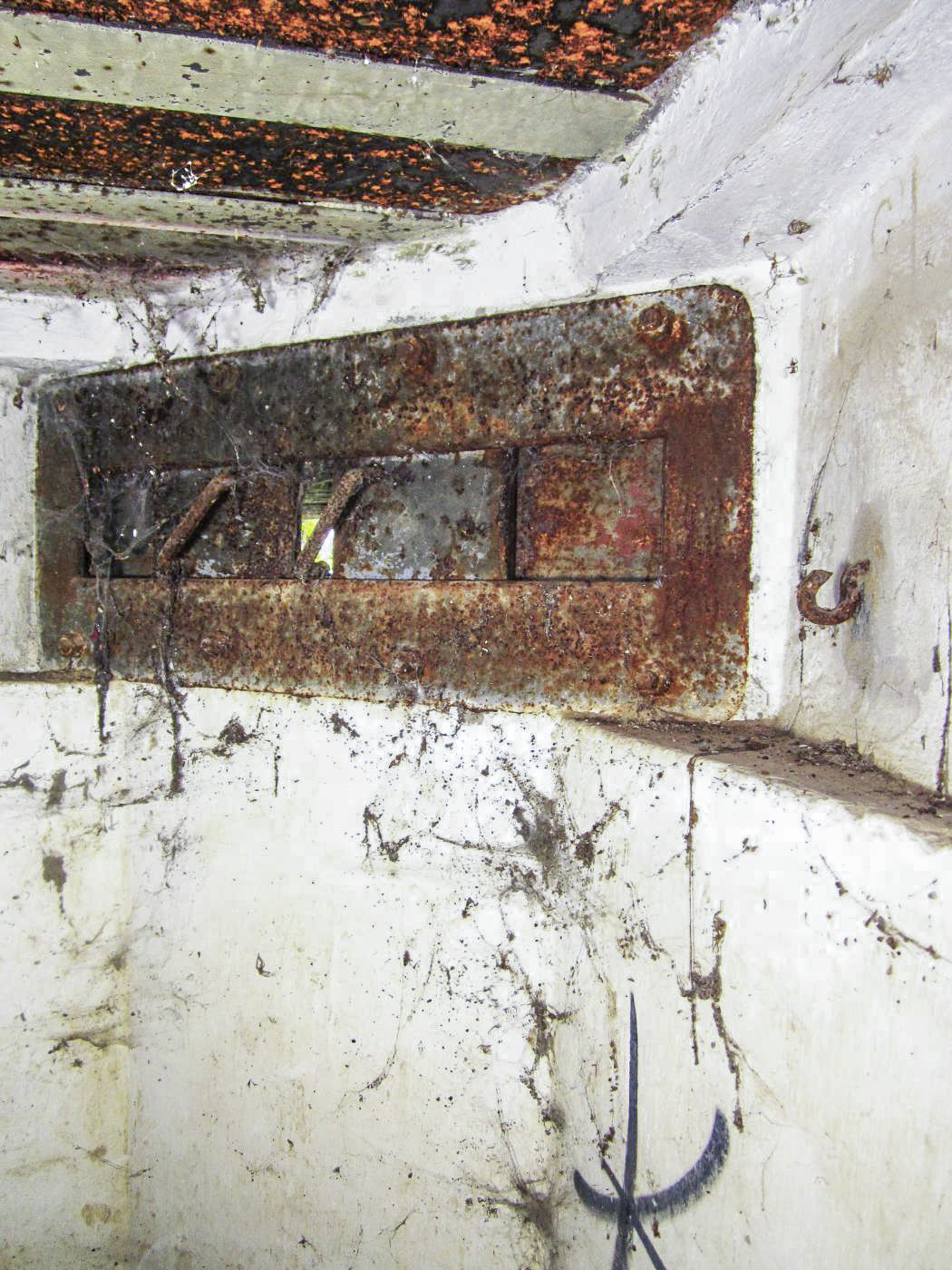 Ligne Maginot - A33 - (Observatoire d'artillerie) - Créneau sud-ouest, sans support