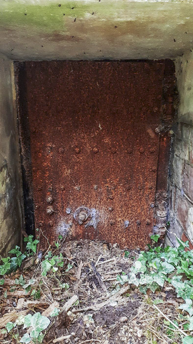 Ligne Maginot - A33 - (Abri) - Réutilisation d'une porte intérieur d'origine dans l'entrée renforcée