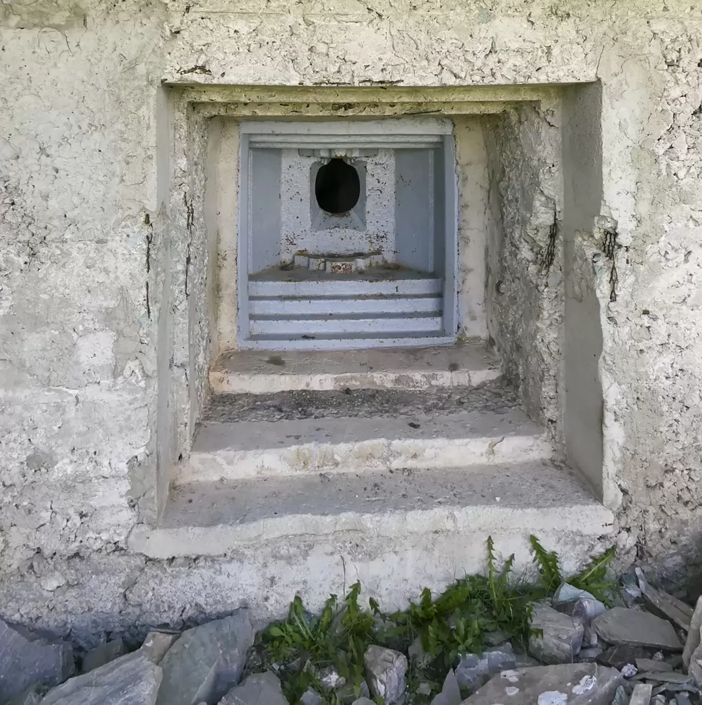 Ligne Maginot - Trémie A2R pour mitrailleuse Hotchkiss (A2R) - Trémie A2R
L'extérieur
Ouvrage du Gondran E