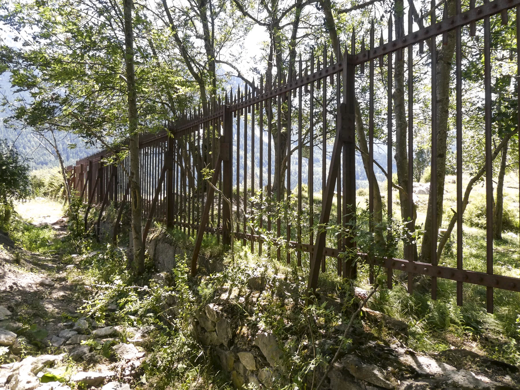 Ligne Maginot - REPLATON REDOUTE - (Blockhaus pour arme infanterie) - La Redoute du Replaton
La grille de défense