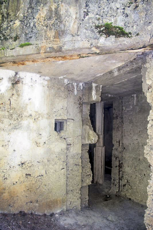 Ligne Maginot - COL DES TROIS CROIX SUPéRIEUR - (Blockhaus pour arme infanterie) - L'entrée