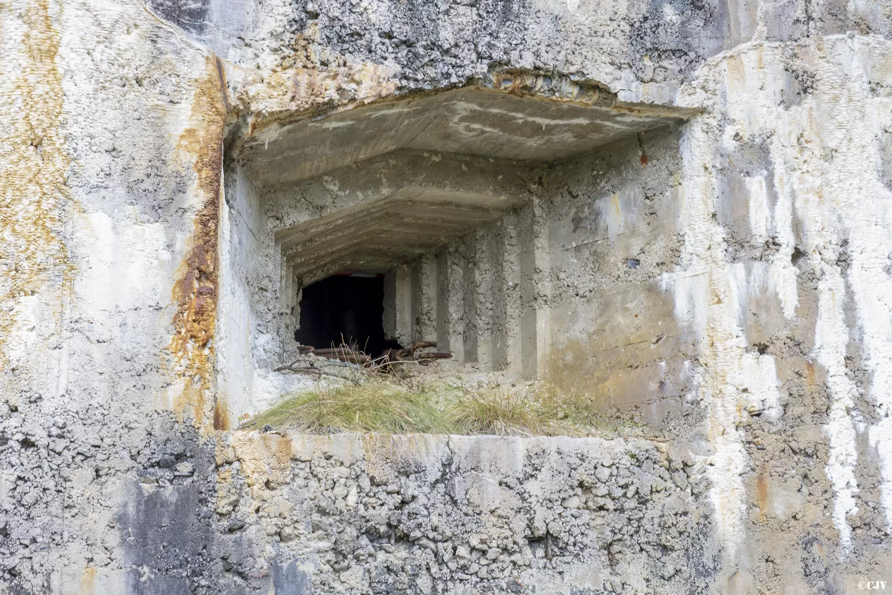 Ligne Maginot - COL DES TROIS CROIX SUPéRIEUR - (Blockhaus pour arme infanterie) - Créneau supérieur