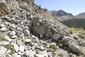Ligne Maginot - LES ACLES EST 2 - (Blockhaus pour arme infanterie) - 