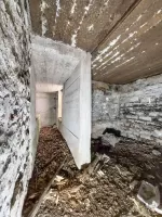 Ligne Maginot - DACHSECK 1 - (Blockhaus pour canon) - La partie annexe et la caponnière en moellons maçonnés
Au fond le blockhaus pour canon antichar