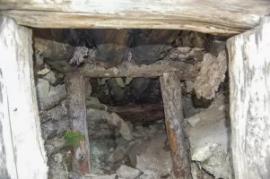 Ligne Maginot - LA LAUZETTE CRêTE (3° BIE / 154° RAP) - (Position d'artillerie préparée) - Restes de l'abri