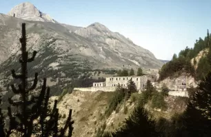 Ligne Maginot - ROCHE LA CROIX (CASERNEMENT AVANCé DE ) - (Casernement) - 