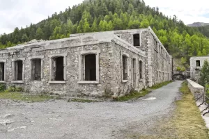 Ligne Maginot - ROCHE LA CROIX (CASERNEMENT AVANCé DE ) - (Casernement) - Casernement