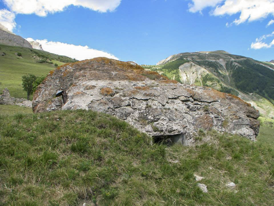 Ligne Maginot - COLOMBIER - ROCHER LE TRUC - (Blockhaus pour arme infanterie) - 
