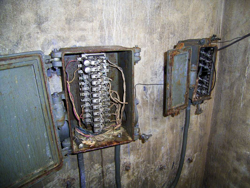 Ligne Maginot - FORT DAUPHIN - (Chambre de coupure) - 