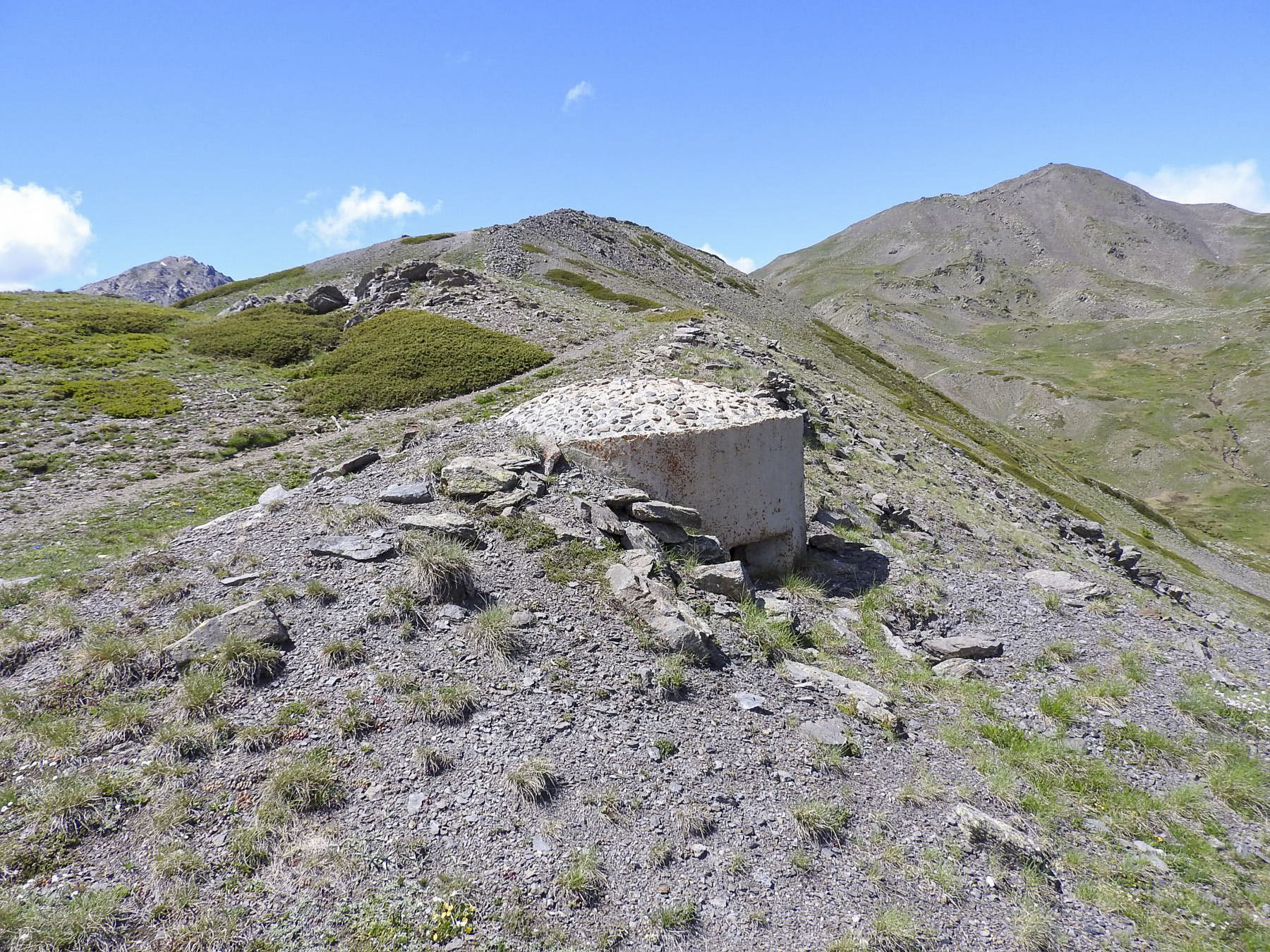 Ligne Maginot - CRETE CIBIERES-GRANON A - (Blockhaus pour arme infanterie) - La pilule de type briançonnaise
