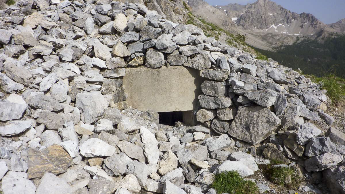Ligne Maginot - LES ACLES EST 2 - (Blockhaus pour arme infanterie) - 