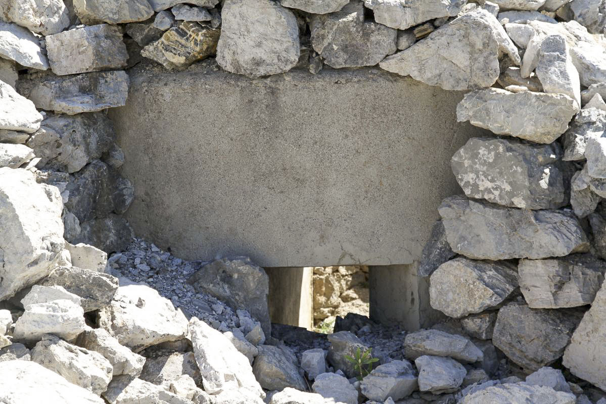 Ligne Maginot - LES ACLES EST 2 - (Blockhaus pour arme infanterie) - 