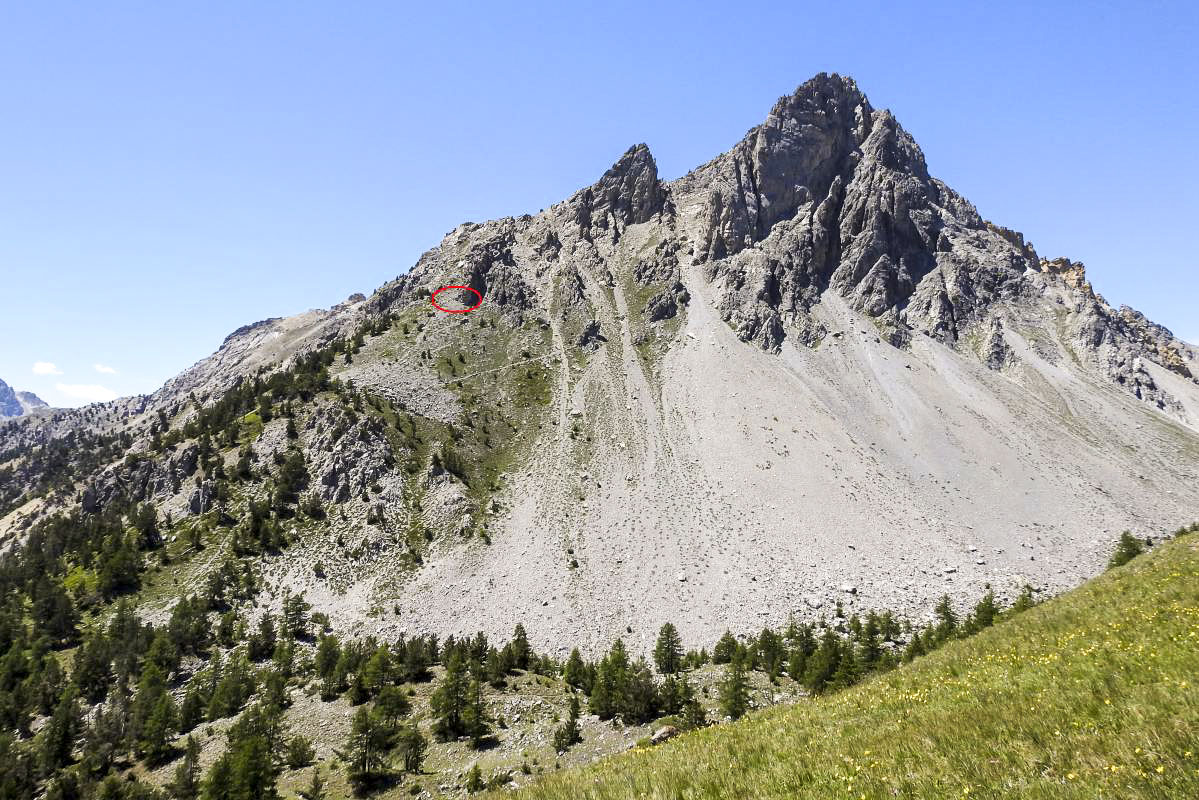 Ligne Maginot - ROCHER DE BARRABAS - (Blockhaus pour arme infanterie) - Le Rocher de Barrabas (Gravina del Mezzoni). Cerclé en rouge le blockhaus