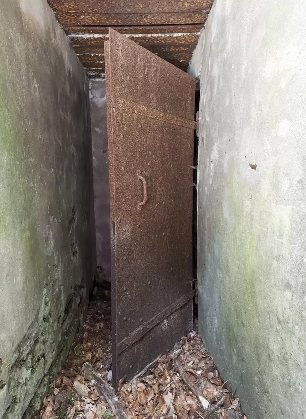 Ligne Maginot - DACHSECK 1 - (Blockhaus pour canon) - Porte en tôle de l'entrée hommes
